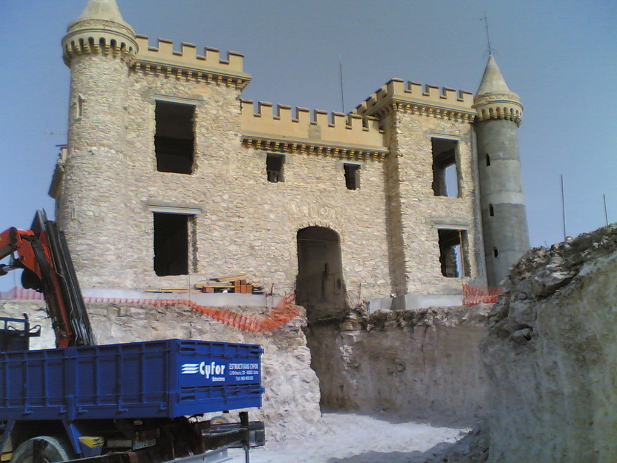 Excavacion zona sotano acceso vivienda