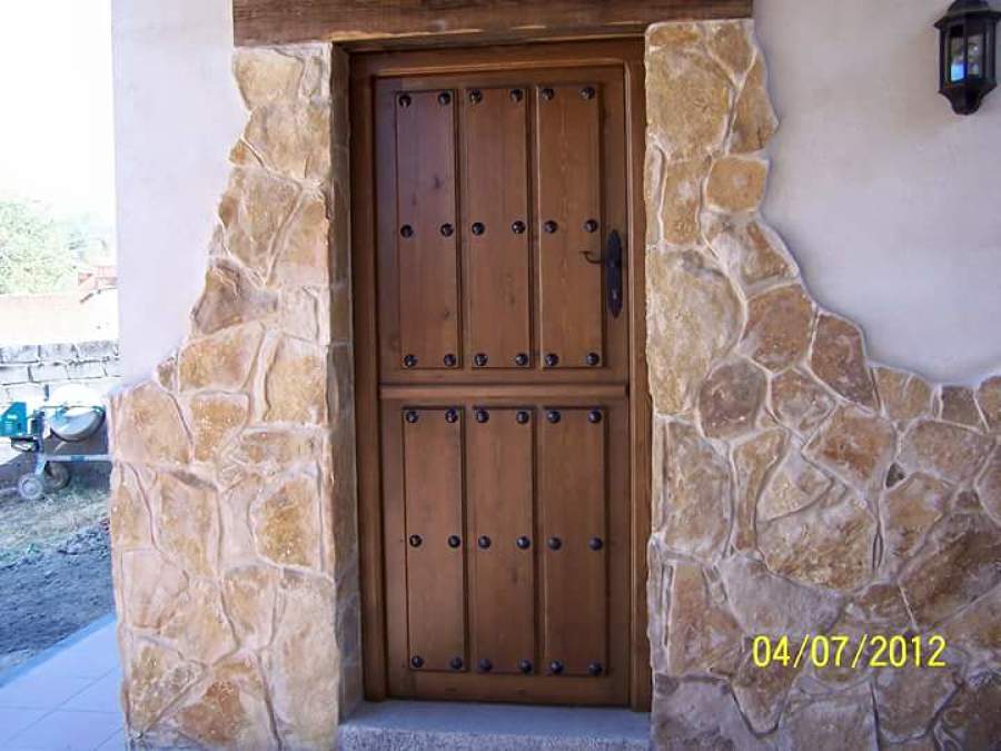 Exterior de puerta partida