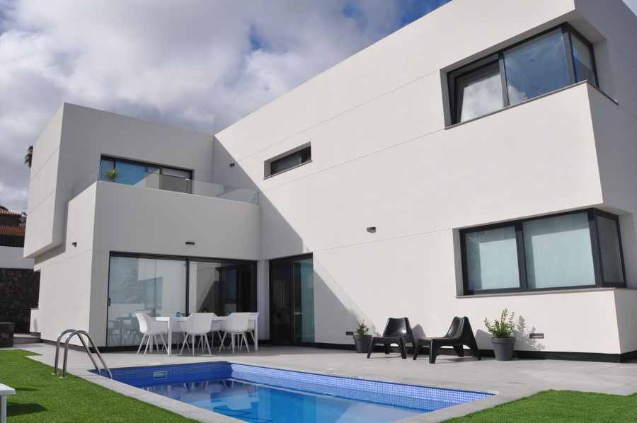 Exteriores 2, solarium y piscina