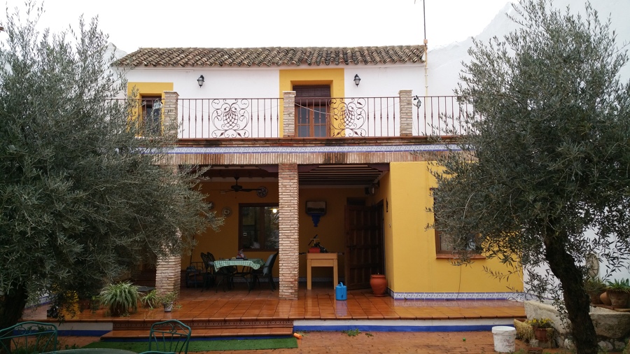 Fachada del patio
