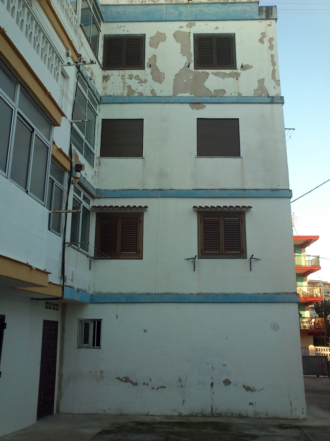 FACHADA DETERIORADA