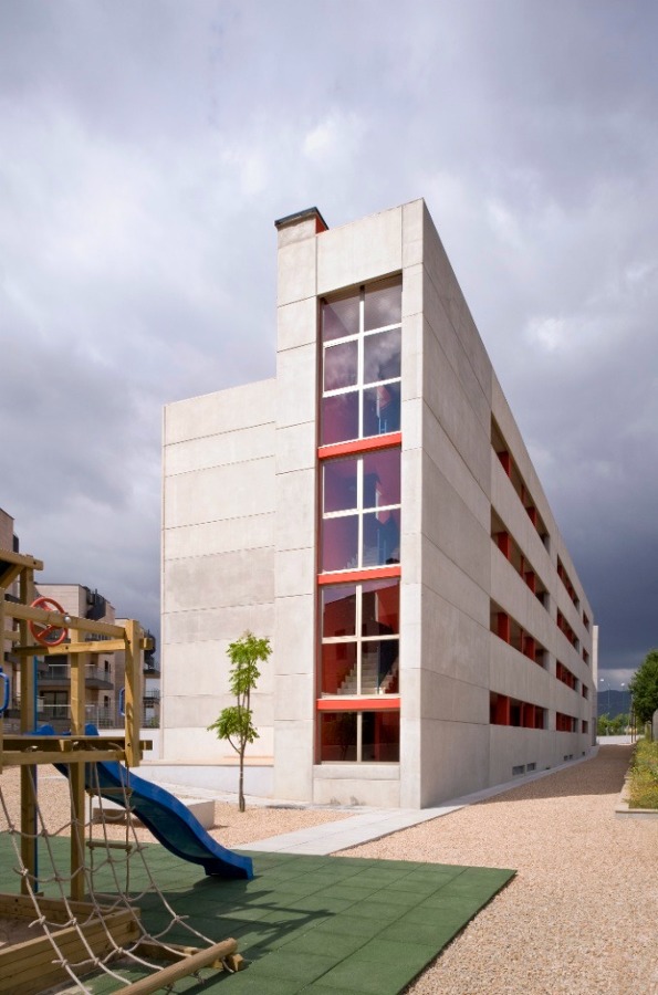 Fachada este