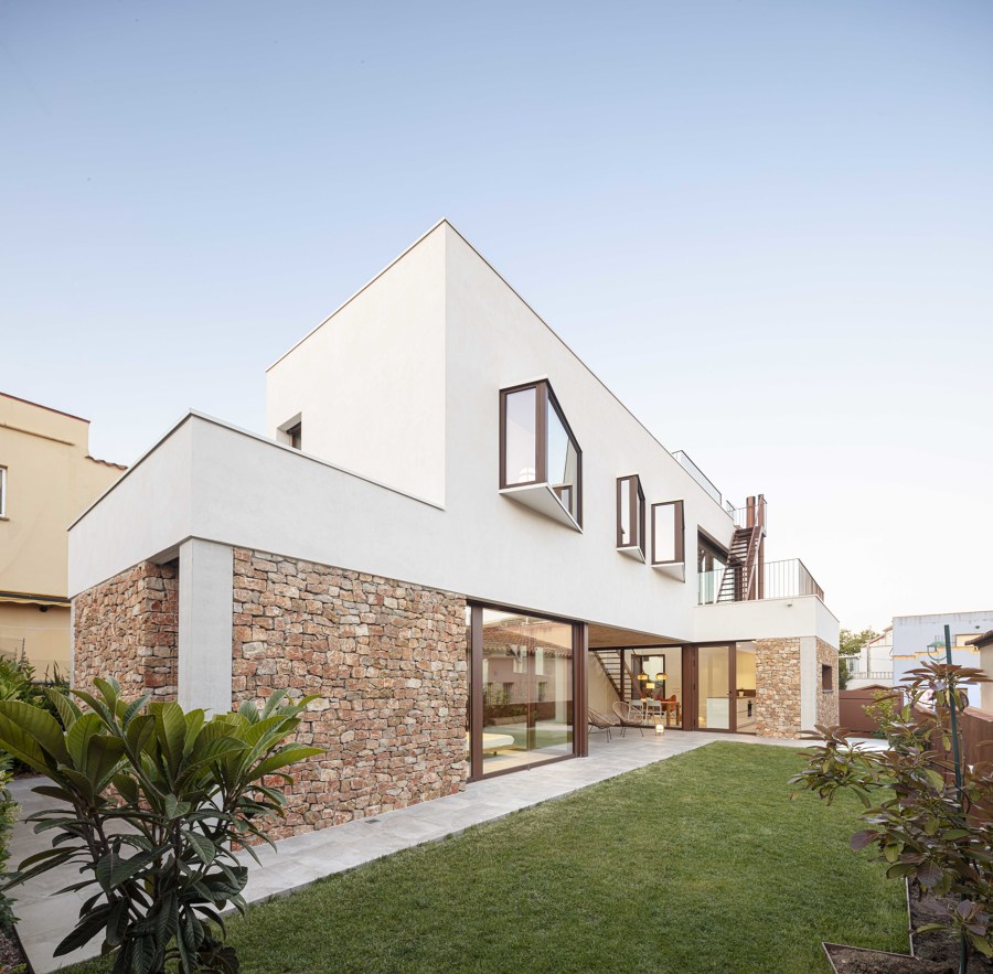 Fachada jardín