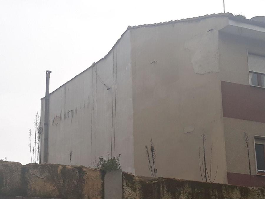 Saneado y Pintado de Patio en Sistema Vertical | Ideas Rehabilitación