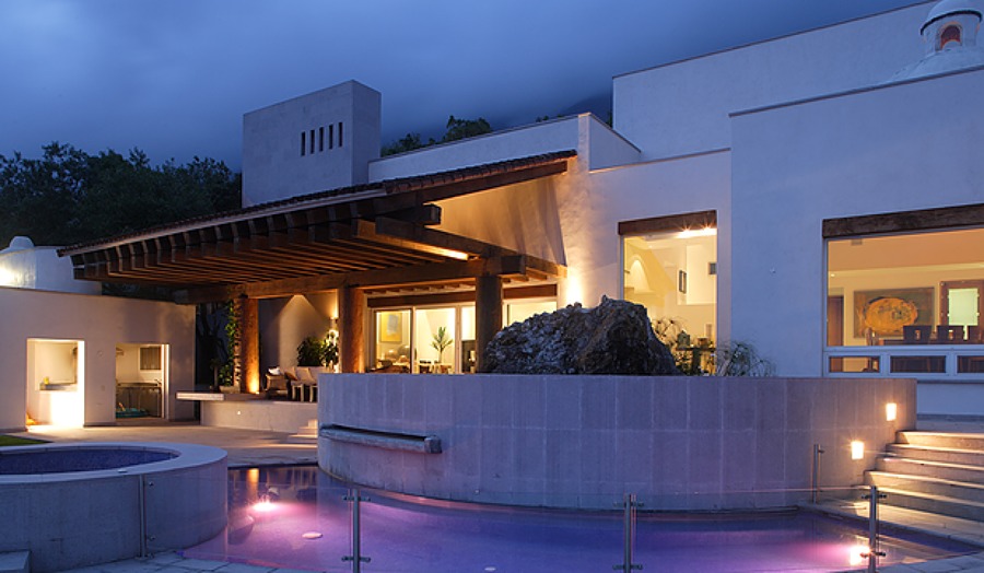 Fachada noche
