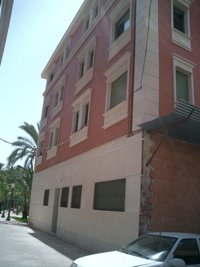 Fachada oeste/sur en construcción