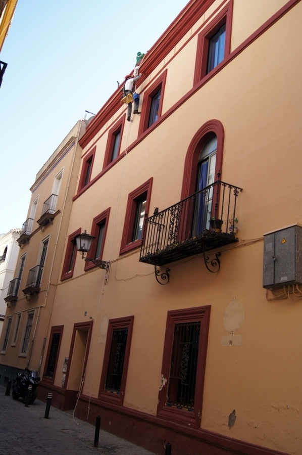 Fachada y patiosde Pension Redes