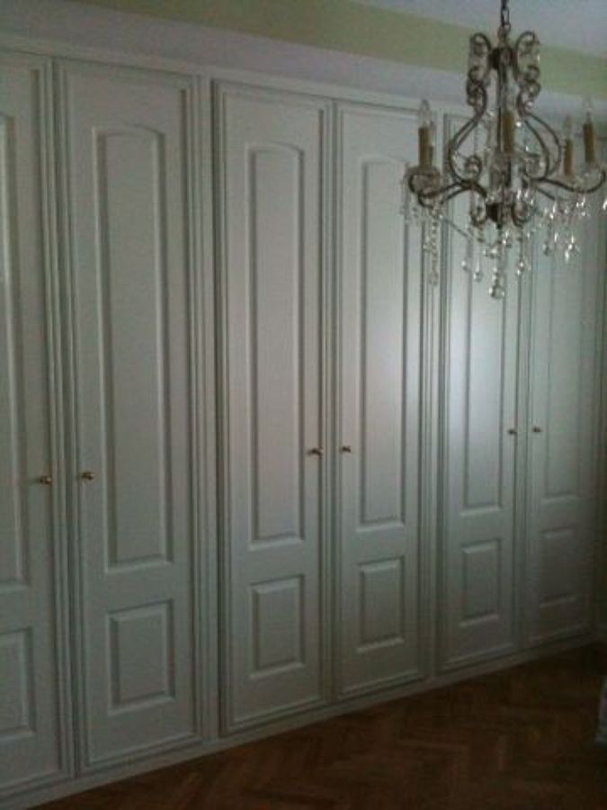 Frente de armario con puertas abatibles