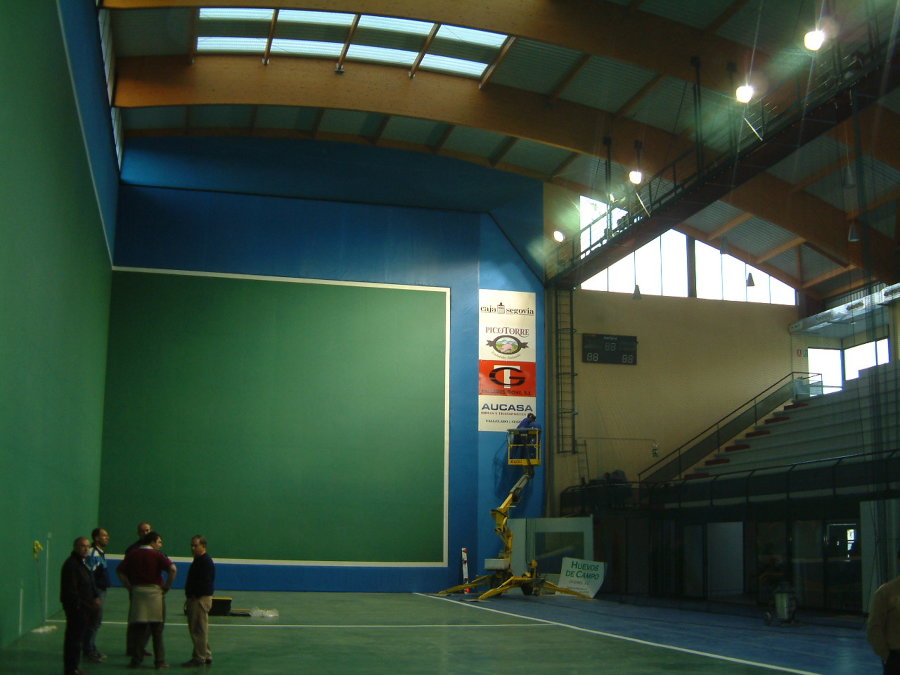 FRONTON MUNICIPAL EN VALLELADO. SEGOVIA