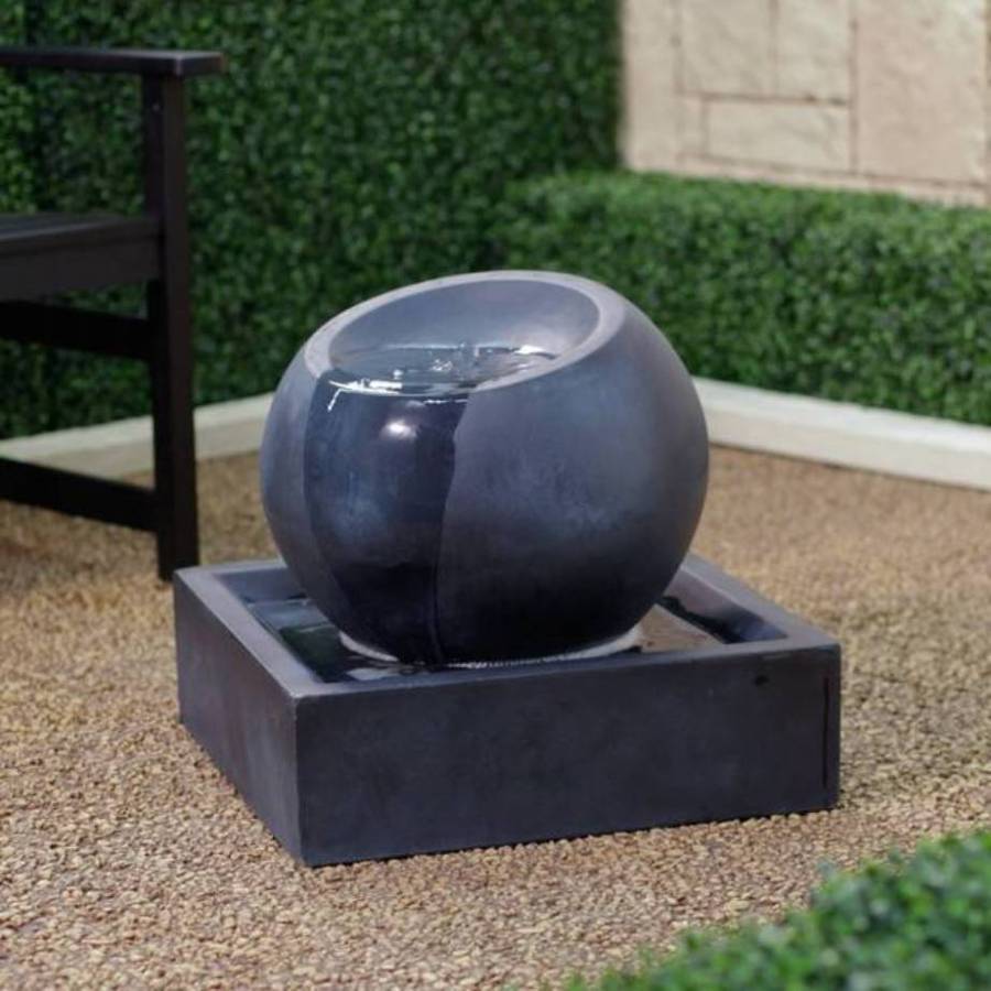 Fuentes Decorativas: un Oasis en Tu Terraza o Jardín | Ideas Jardineros