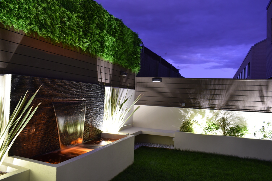 FUENTE ILUMINADA