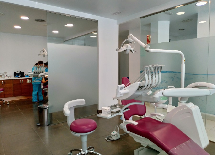 Foto: Gabinetes con Sillones Dentales de Inecita Florez ...