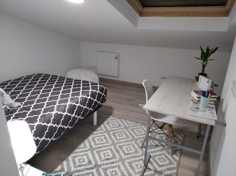 Habitación bajo cubierta