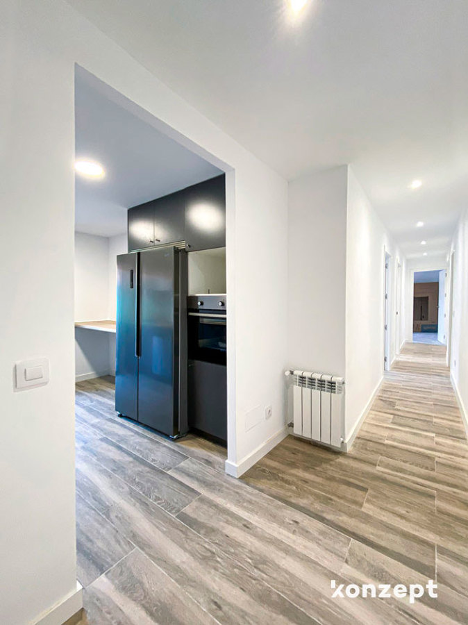 Hall, cocina y pasillo