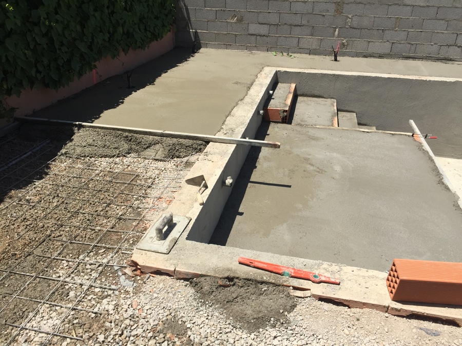 Hormigón en perímetro y solarium