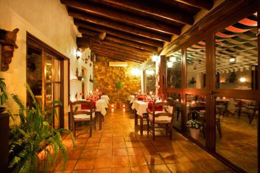 Hotel Los Cantaros
