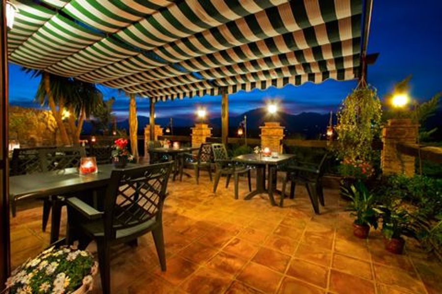Hotel Los Cantaros