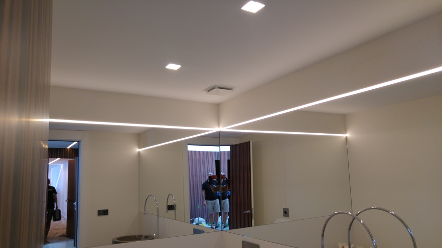 Foto: Iluminacion Led Baño Invitados de Climaled Benidorm S.l #1502148