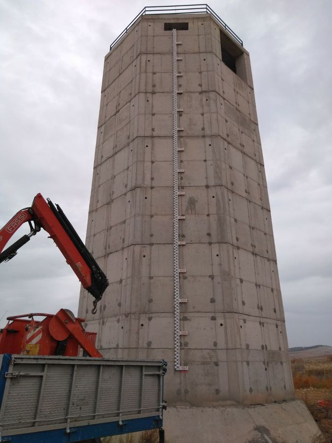INSTALACION DE ESCALAS PARA MEDIDA NIVEL EMBALSES Y PRESAS