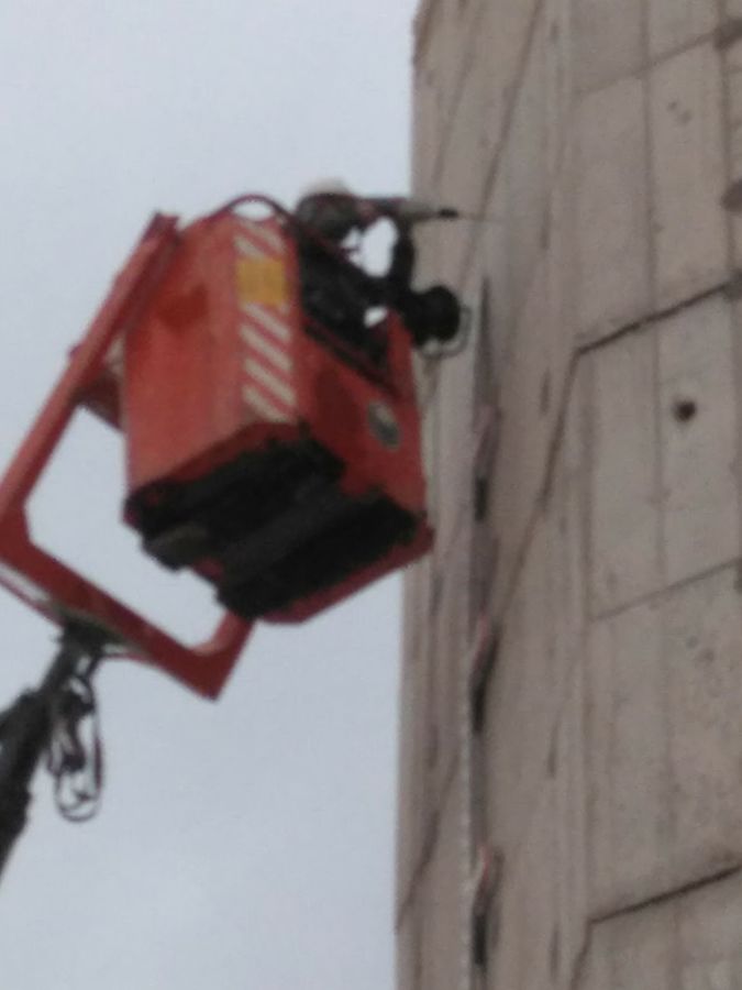 INSTALACION DE ESCALAS PARA MEDIDA NIVEL EMBALSES Y PRESAS
