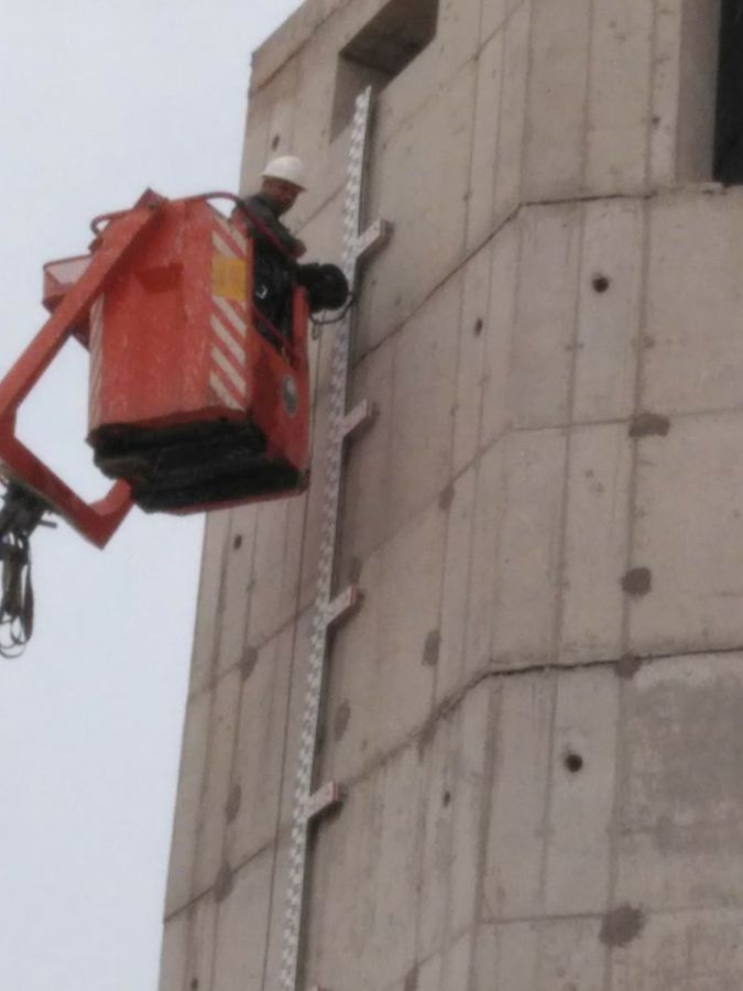 INSTALACION DE ESCALAS PARA MEDIDA NIVEL EMBALSES Y PRESAS