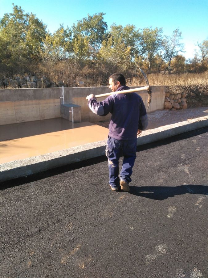 INSTALACION DE ESCALAS PARA MEDIDA NIVEL EMBALSES Y PRESAS