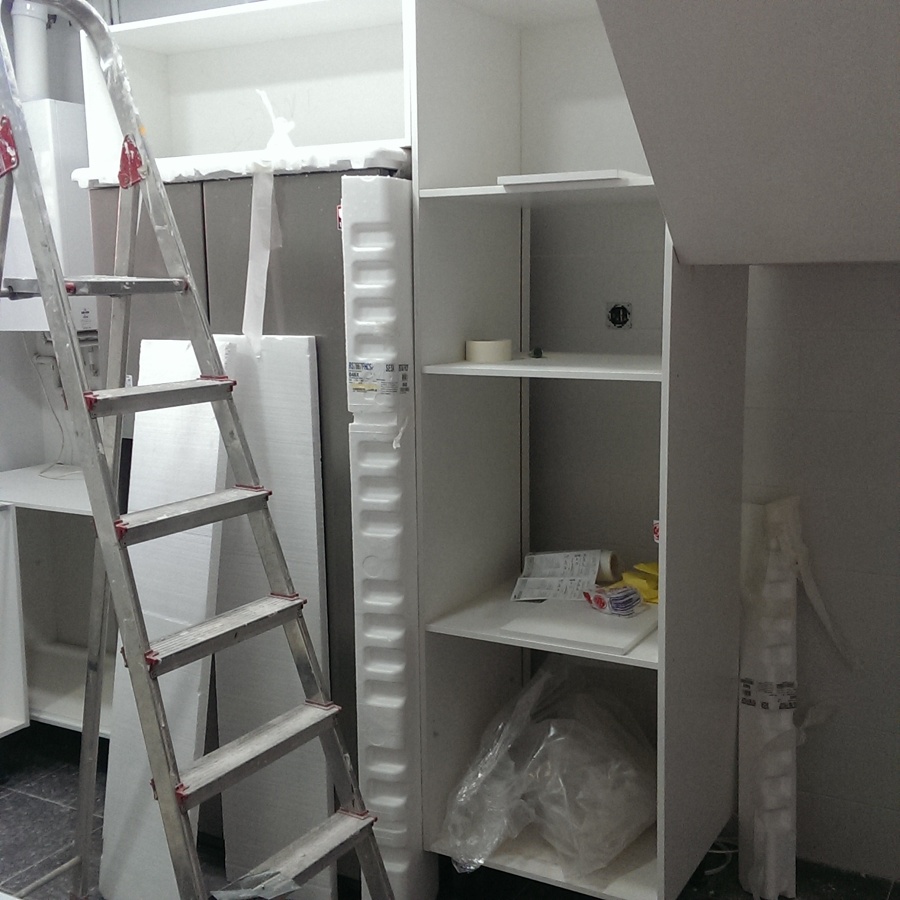 INSTALACIÓN DE MUEBLES DE COCINA