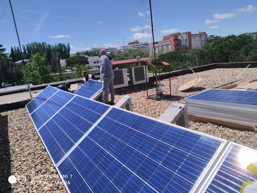 Instalación de placas solares en vivienda