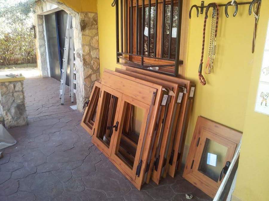 Instalacion de ventanas imitacion madera