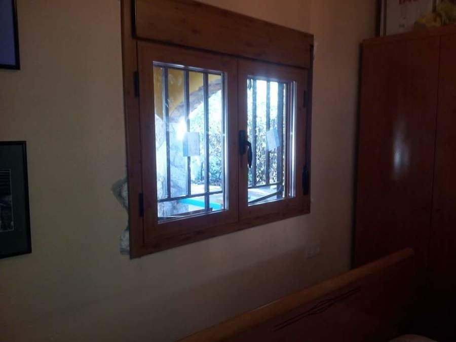Instalacion de ventanas imitacion madera