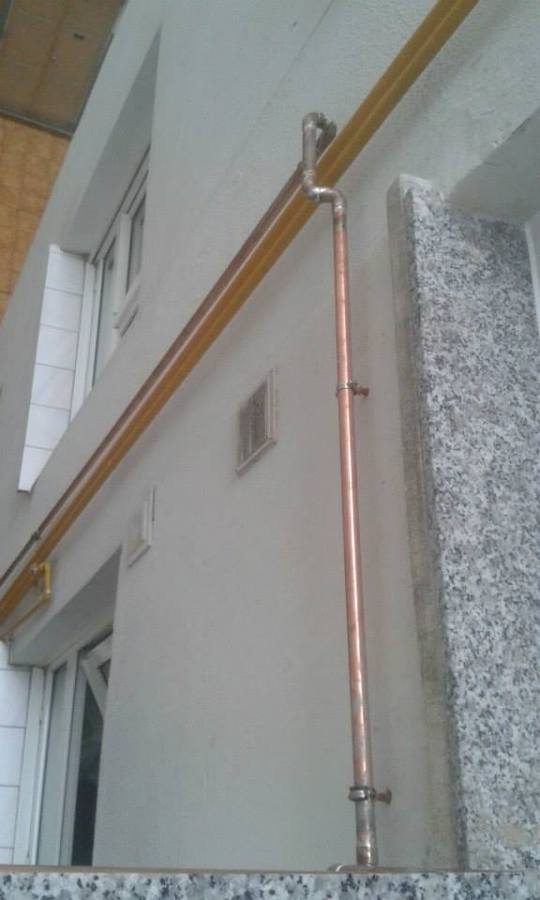 Instalación gas en fachada