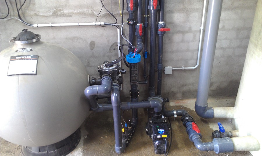 Instalación piscina desbordante