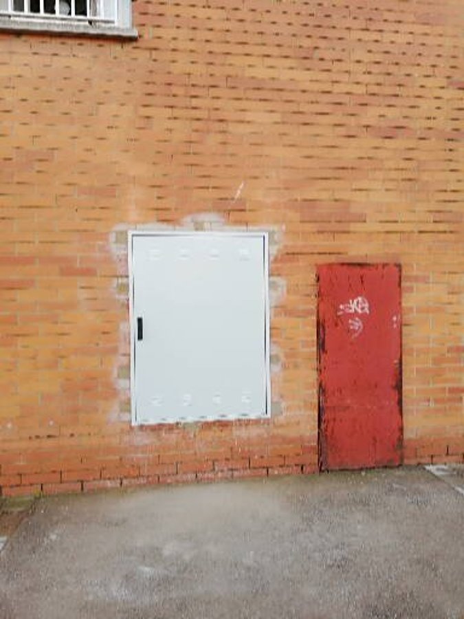 Instalación puerta cuadro CGP