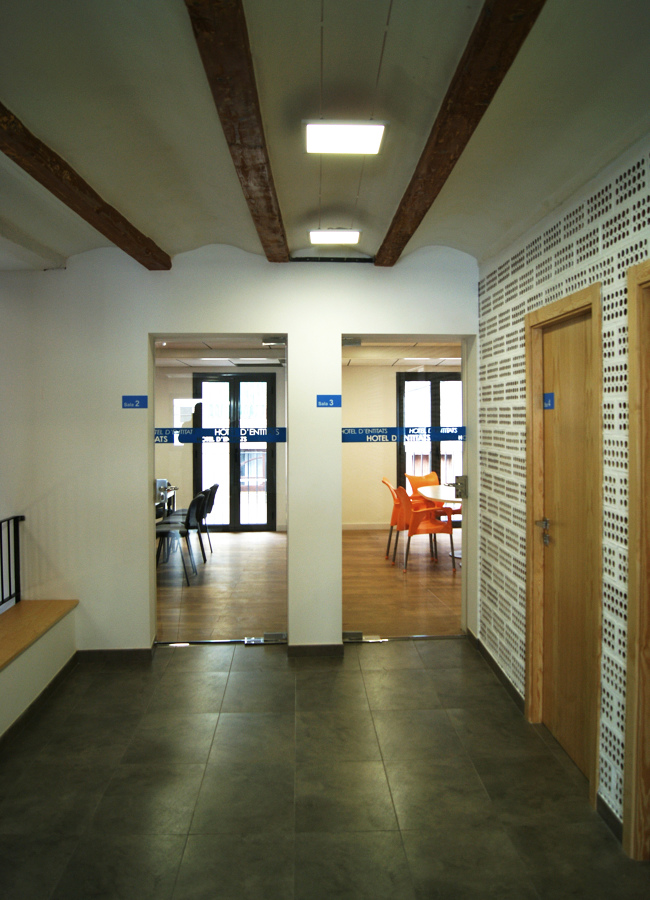 interior 8
