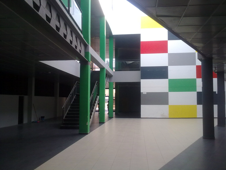 interior centro comercial