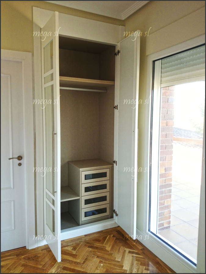 Puerta de Paso y Armario Lacado en Blanco | Ideas Armarios