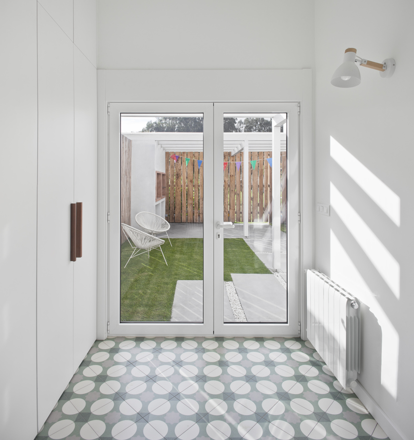 Interior-exterior