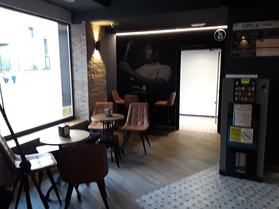 Interior local