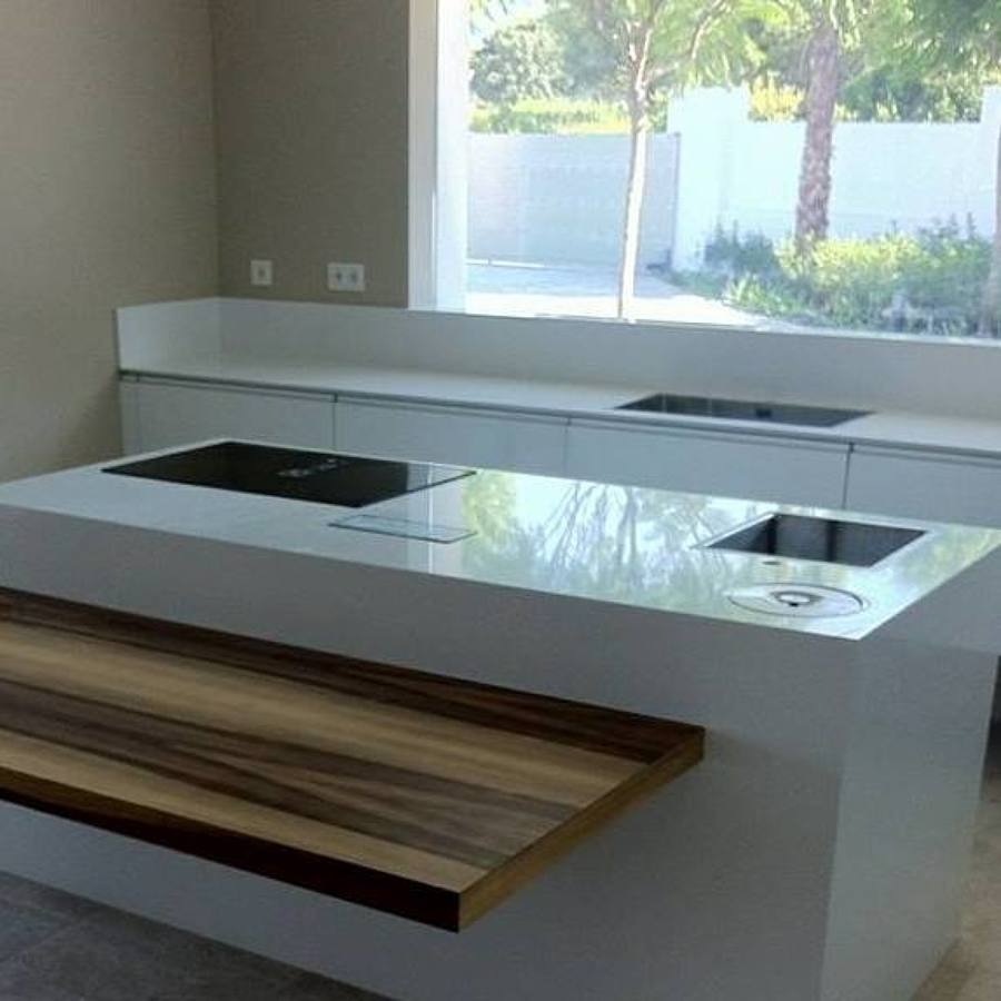 ISLA SILESTONE BLANCO ZEUS