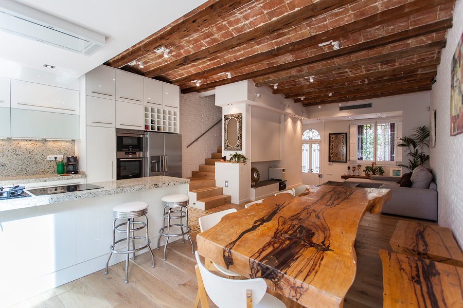 Foto: la planta baja incluye salón, cocina y comedor, con una ...