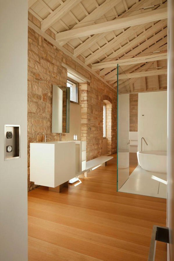 Lavabo abuhardillado.