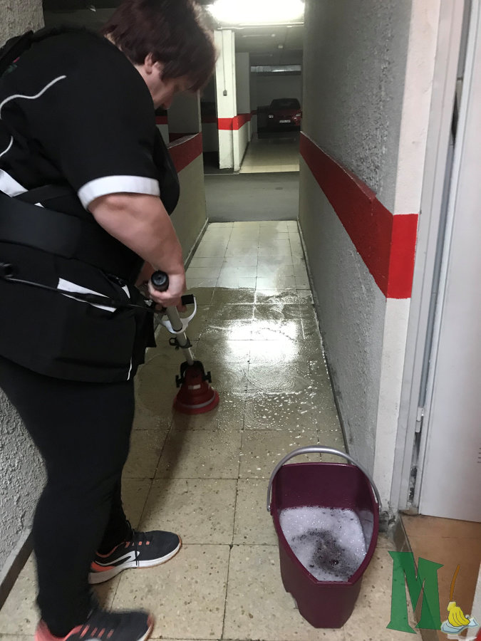 Limpieza con fregadora