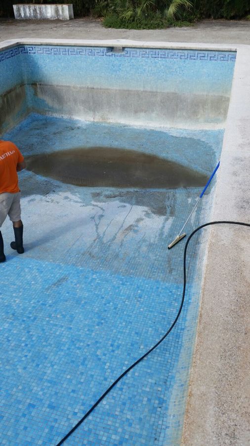 LIMPIEZA PISCINA