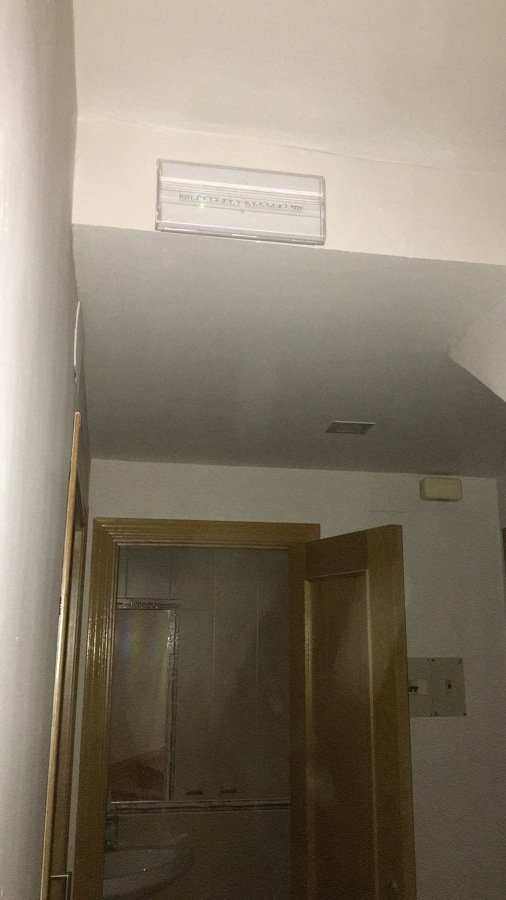 LUZ LED EN ENTRADA