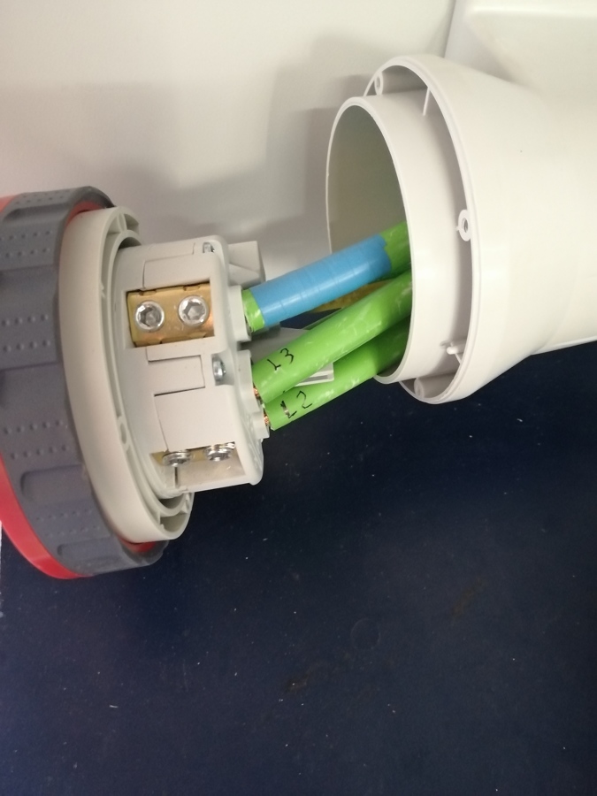 Mecanizado y cableado cuadros