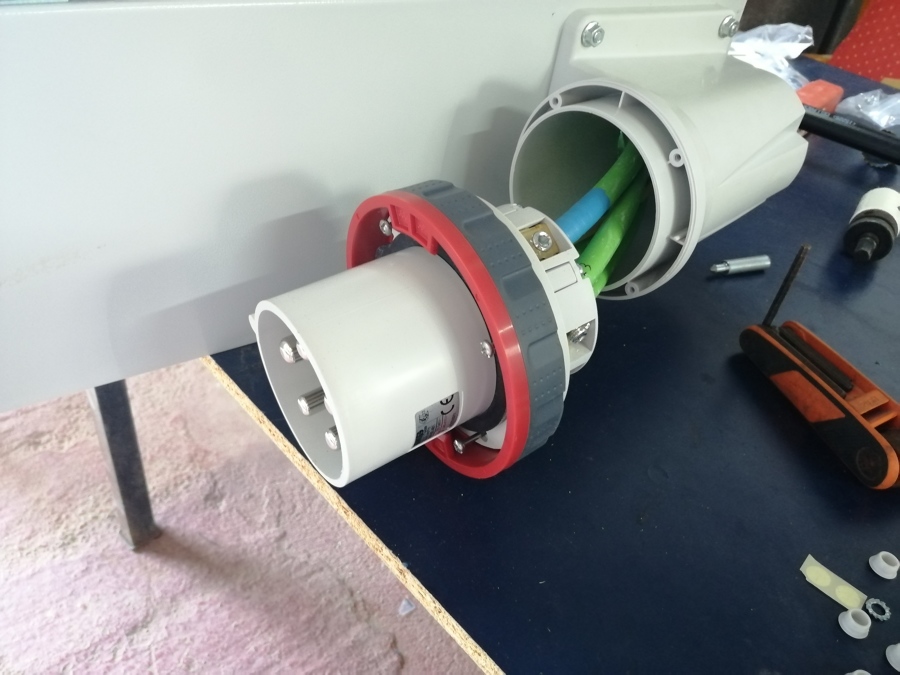 Mecanizado y cableado cuadros