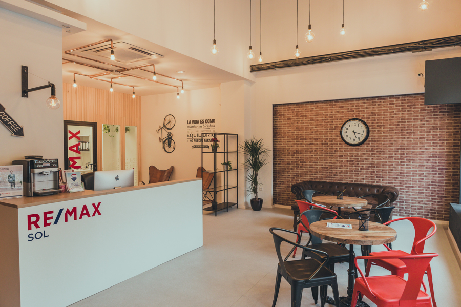 Mobiliario Remax Inmobiliaria | Ideas Reformas Locales Comerciales