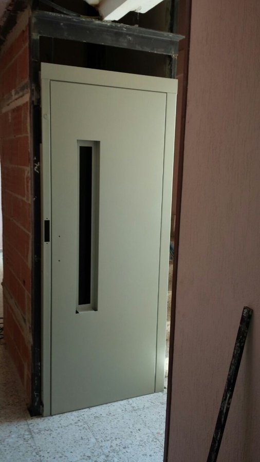 Montaje de puerta exterior