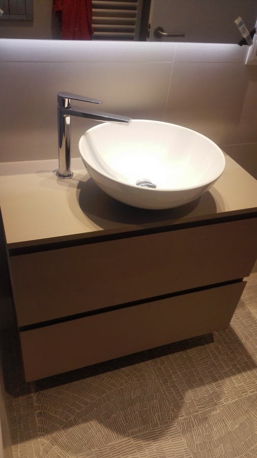 Muebles de baño a medida y grifería tress Mosaico de diseño Muebles de baño a medida y grifería tress Mosaico de diseño