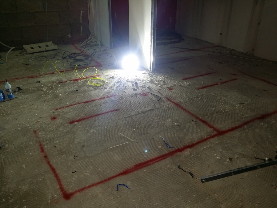 OBRAS EN EL SUELO DE LA PELUQUERÍA NEW LIFE